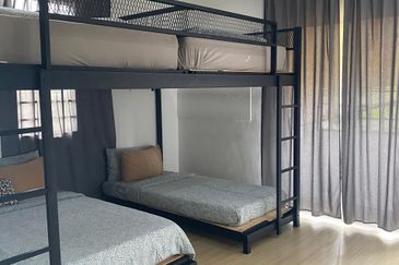 Homestay POOL FULLY FURNISHED Park Residences Springhill Lukut NEGERI SEMBILAN FOR SALE