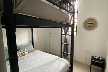 Homestay POOL FULLY FURNISHED Park Residences Springhill Lukut NEGERI SEMBILAN FOR SALE