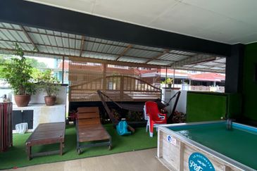 Homestay POOL FULLY FURNISHED Park Residences Springhill Lukut NEGERI SEMBILAN FOR SALE