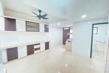 For Sale  FREEHOLD 2.5 Storey House, Gombak Fasa 10