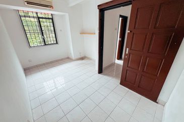 For Sale  FREEHOLD 2.5 Storey House, Gombak Fasa 10
