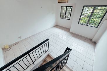 For Sale  FREEHOLD 2.5 Storey House, Gombak Fasa 10