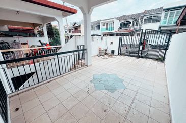 For Sale  FREEHOLD 2.5 Storey House, Gombak Fasa 10