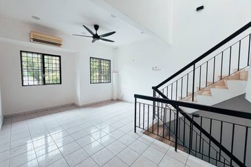 For Sale  FREEHOLD 2.5 Storey House, Gombak Fasa 10