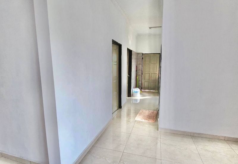 CORNER LOT- Single Storey Jalan Sri Rambai, Batu 13 Kampung Labu Hilir, Labu N9