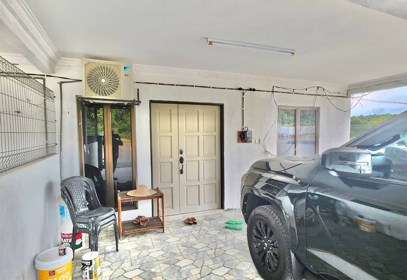 CORNER LOT- Single Storey Jalan Sri Rambai, Batu 13 Kampung Labu Hilir, Labu N9