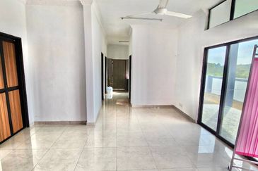 CORNER LOT- Single Storey Jalan Sri Rambai, Batu 13 Kampung Labu Hilir, Labu N9