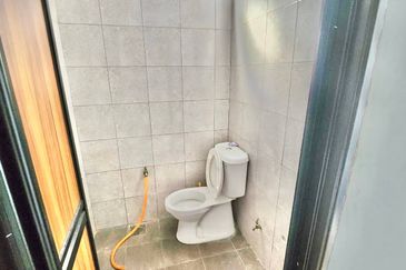 CORNER LOT- Single Storey Jalan Sri Rambai, Batu 13 Kampung Labu Hilir, Labu N9