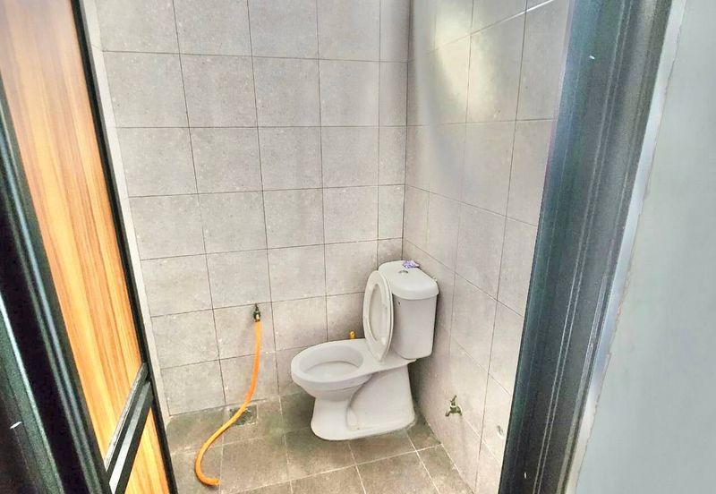 CORNER LOT- Single Storey Jalan Sri Rambai, Batu 13 Kampung Labu Hilir, Labu N9