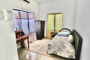 CORNER LOT- Single Storey Jalan Sri Rambai, Batu 13 Kampung Labu Hilir, Labu N9