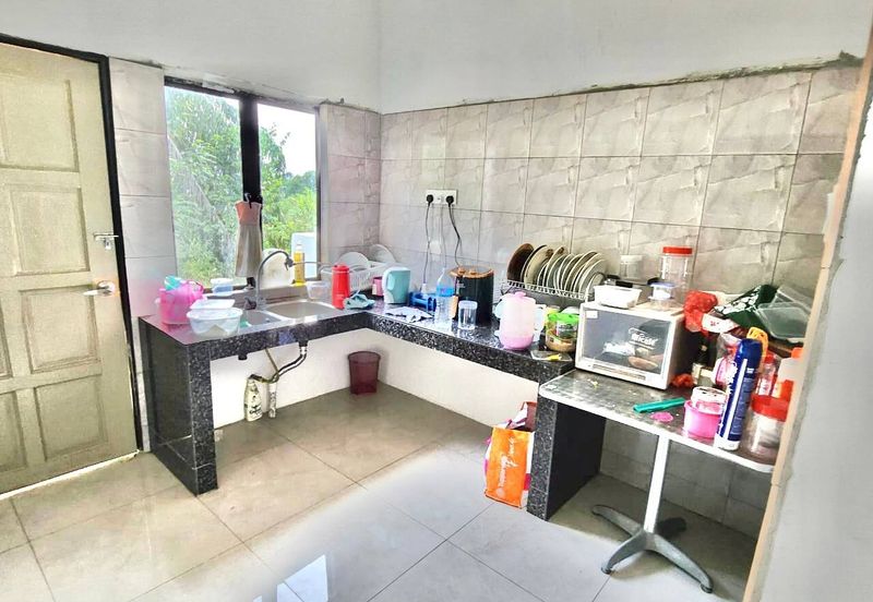 CORNER LOT- Single Storey Jalan Sri Rambai, Batu 13 Kampung Labu Hilir, Labu N9