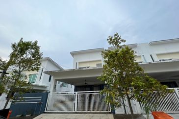 2 STOREY TAMAN SURIAMAN 3 BANDAR SRI SENDAYAN, SEREMBAN