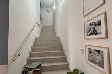 2 STOREY TAMAN SURIAMAN 3 BANDAR SRI SENDAYAN, SEREMBAN