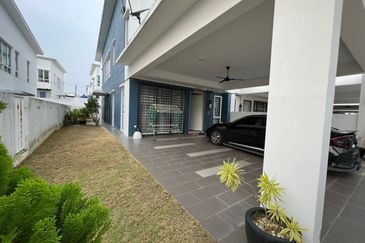 2 STOREY TAMAN SURIAMAN 3 BANDAR SRI SENDAYAN, SEREMBAN