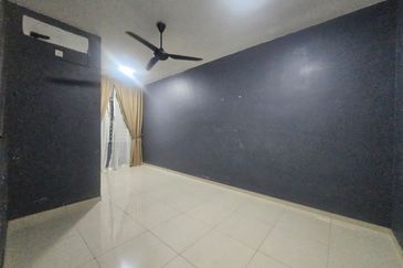 2 STOREY TAMAN SURIAMAN 3 BANDAR SRI SENDAYAN, SEREMBAN