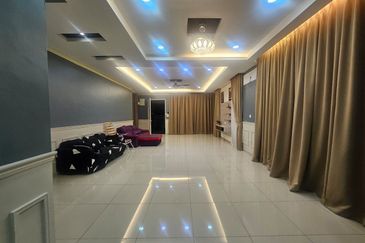 2 STOREY TAMAN SURIAMAN 3 BANDAR SRI SENDAYAN, SEREMBAN