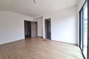 Double Storey Terrace Diamond City, Semenyih