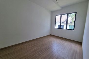 Double Storey Terrace Diamond City, Semenyih