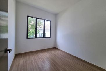 Double Storey Terrace Diamond City, Semenyih