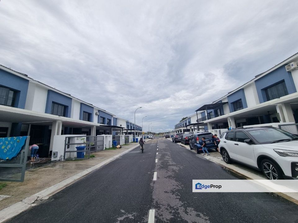 Double Storey Intermediate Taman Wira Permai 1, Jalan Kebun, Seksyen 30 Shah Alam, Selangor, Shah Alam