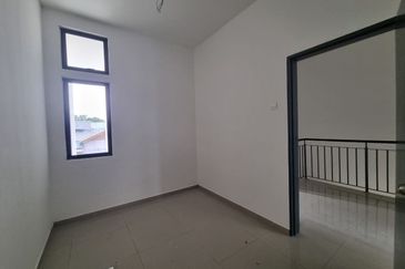 Double Storey Intermediate Taman Wira Permai 1, Jalan Kebun, Seksyen 30 Shah Alam