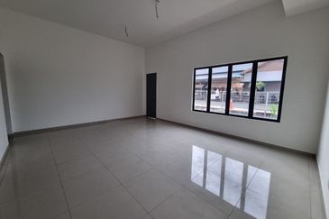 Double Storey Intermediate Taman Wira Permai 1, Jalan Kebun, Seksyen 30 Shah Alam