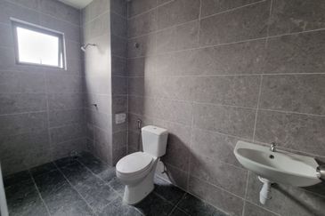 Double Storey Intermediate Taman Wira Permai 1, Jalan Kebun, Seksyen 30 Shah Alam