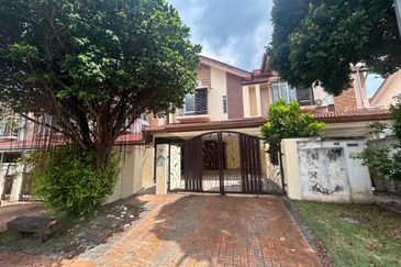  2 Storey Intermediate Aman 1 Jalan Nova @ Subang Bestari
