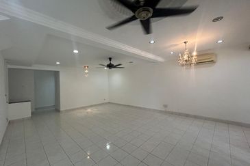  2 Storey Intermediate Aman 1 Jalan Nova @ Subang Bestari