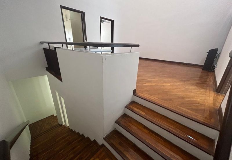  2 Storey Intermediate Aman 1 Jalan Nova @ Subang Bestari