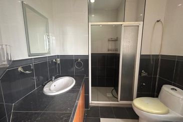  2 Storey Intermediate Aman 1 Jalan Nova @ Subang Bestari