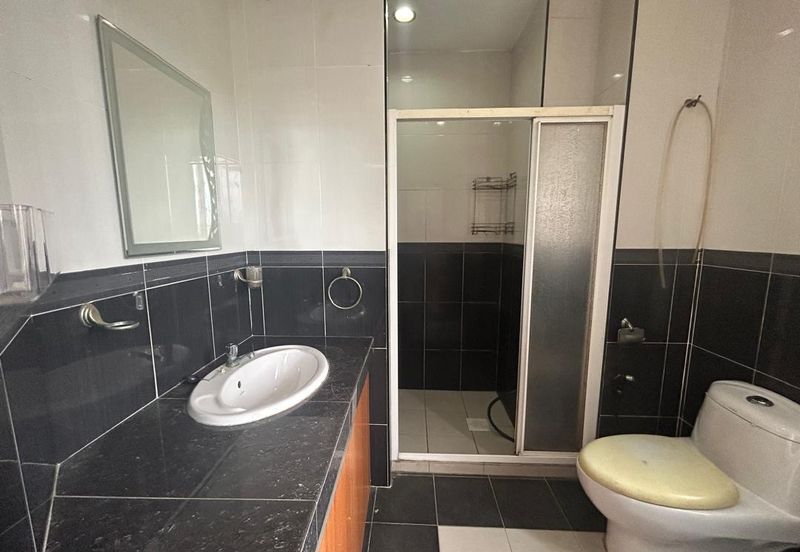  2 Storey Intermediate Aman 1 Jalan Nova @ Subang Bestari