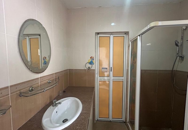  2 Storey Intermediate Aman 1 Jalan Nova @ Subang Bestari