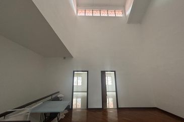  2 Storey Intermediate Aman 1 Jalan Nova @ Subang Bestari