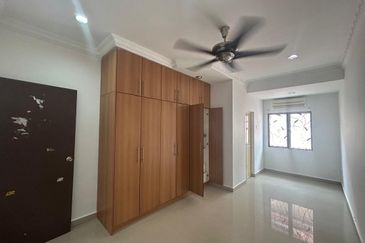  2 Storey Intermediate Aman 1 Jalan Nova @ Subang Bestari