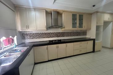  2 Storey Intermediate Aman 1 Jalan Nova @ Subang Bestari