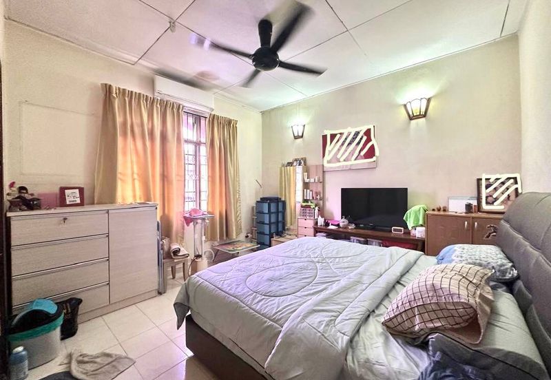 Double Storey Terrace Taman Puncak Jalil 