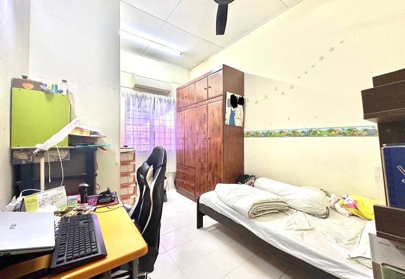 Double Storey Terrace Taman Puncak Jalil 