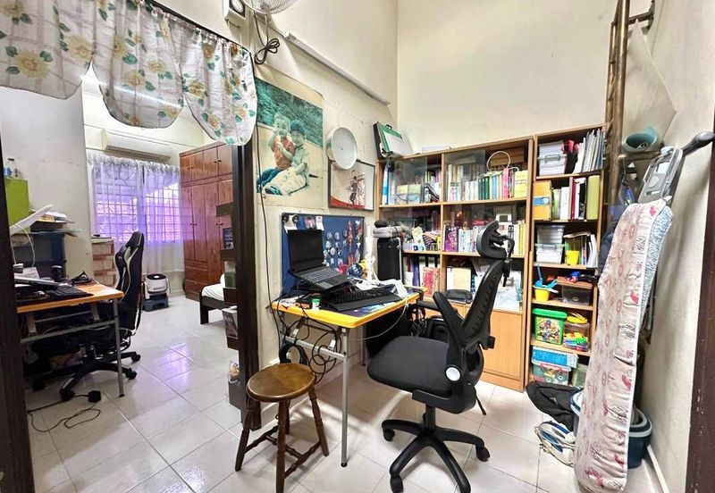 Double Storey Terrace Taman Puncak Jalil 