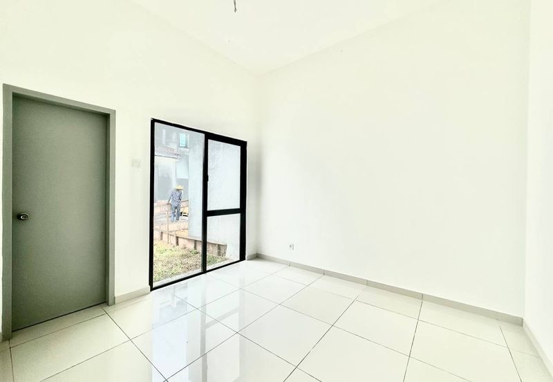 Double Storey Terrace House @ Queenbury  Mahkota Hills Lenggeng Negeri Sembilan.