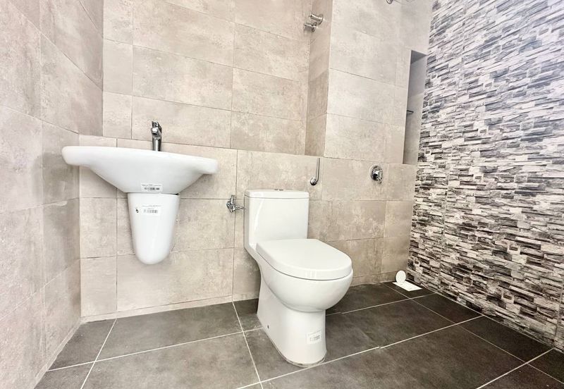 Double Storey Terrace House @ Queenbury  Mahkota Hills Lenggeng Negeri Sembilan.