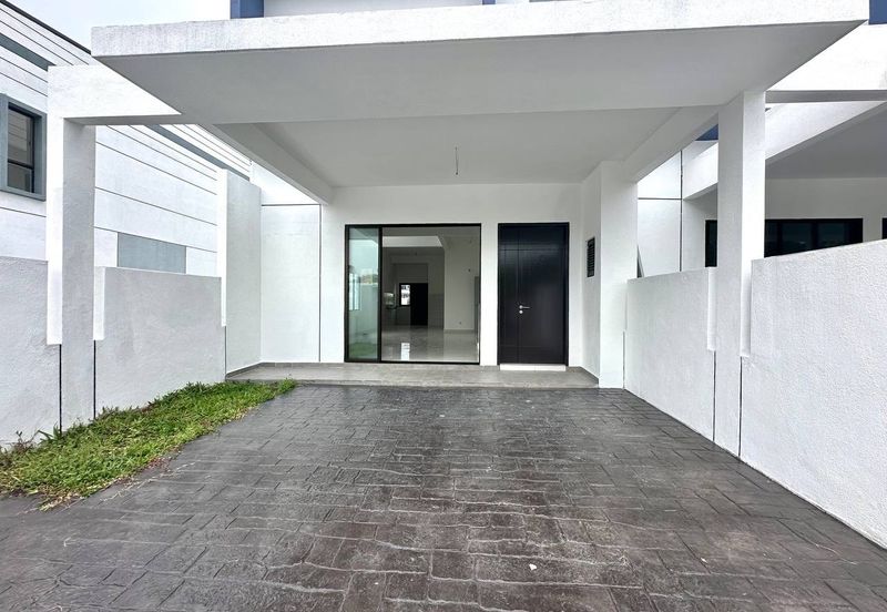 Double Storey Terrace House @ Queenbury  Mahkota Hills Lenggeng Negeri Sembilan.