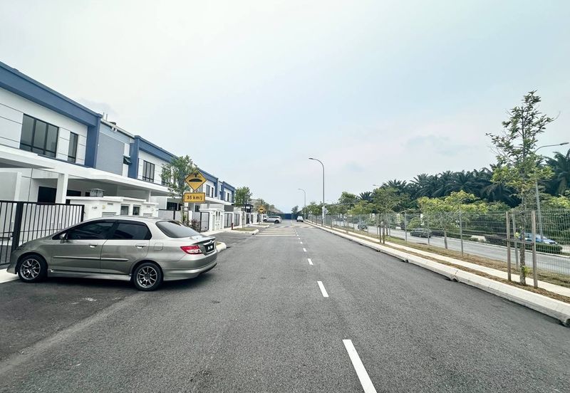 Double Storey Terrace House @ Queenbury  Mahkota Hills Lenggeng Negeri Sembilan.