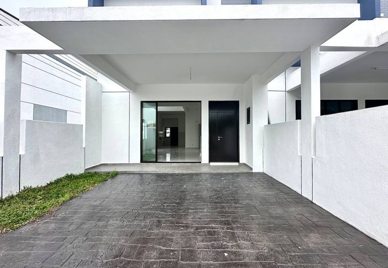 Double Storey Terrace House @ Queenbury  Mahkota Hills Lenggeng Negeri Sembilan.