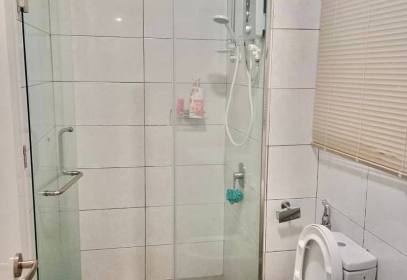 For sale  Fully Furnished Conezion Residence IOI Putrajaya for Sale