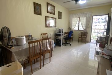 BANDAR TASIK SELATAN KL-Apartment Hot Location Near LRT/MRT/ERL/KTM/TBS FOR SALE