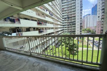 BANDAR TASIK SELATAN KL-Apartment Hot Location Near LRT/MRT/ERL/KTM/TBS FOR SALE