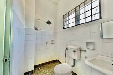 Double Storey House NON BUMI PUJ 2 PUNCAK JALIL FOR SALE