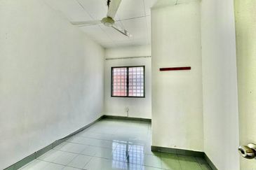 Double Storey House NON BUMI PUJ 2 PUNCAK JALIL FOR SALE