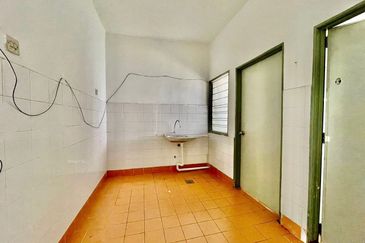 Double Storey House NON BUMI PUJ 2 PUNCAK JALIL FOR SALE